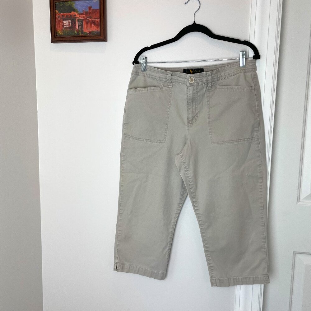 Khaki capris Size 12 - Gloria Vanderbilt - 19" Inseam